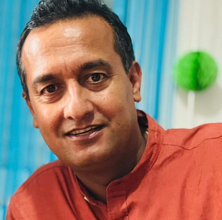 डा. निरञ्जन सापकोटा