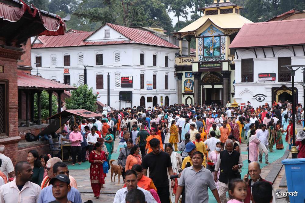 पशुपतिनाथलगायत देशभरका शिवालयमा भक्तजनको भीड