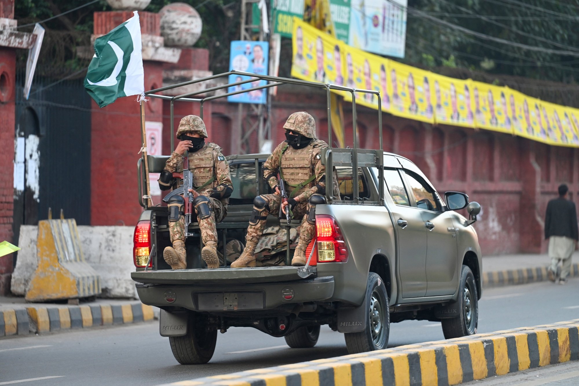 पाकिस्तान: सेनाको कारबाहीमा दश सन्दिग्ध चरमपन्थी मारिए