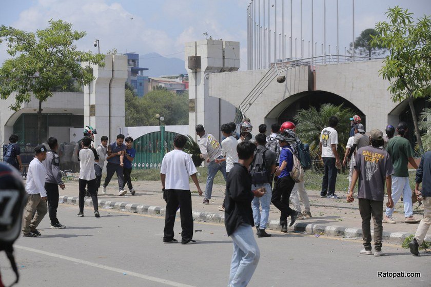 -nayabaneshworgnez-protest (2)