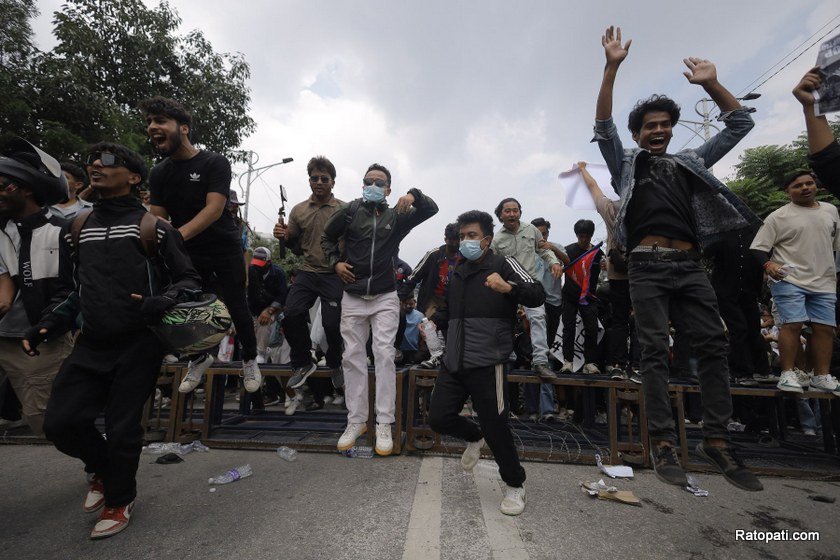 -nayabaneshworgnez-protest (3)