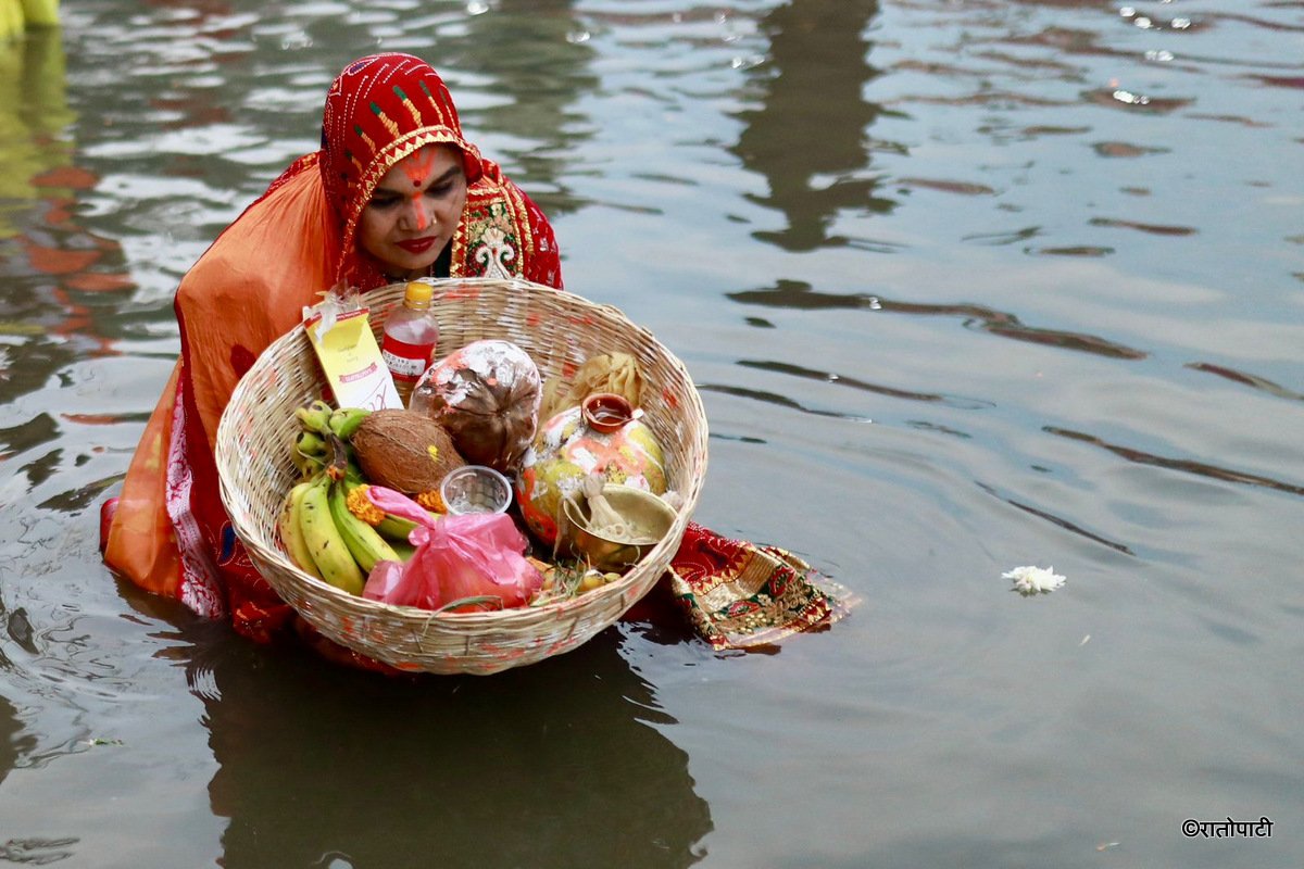 01-Chhath at Gaurighat_Nepal Photo Library (1)