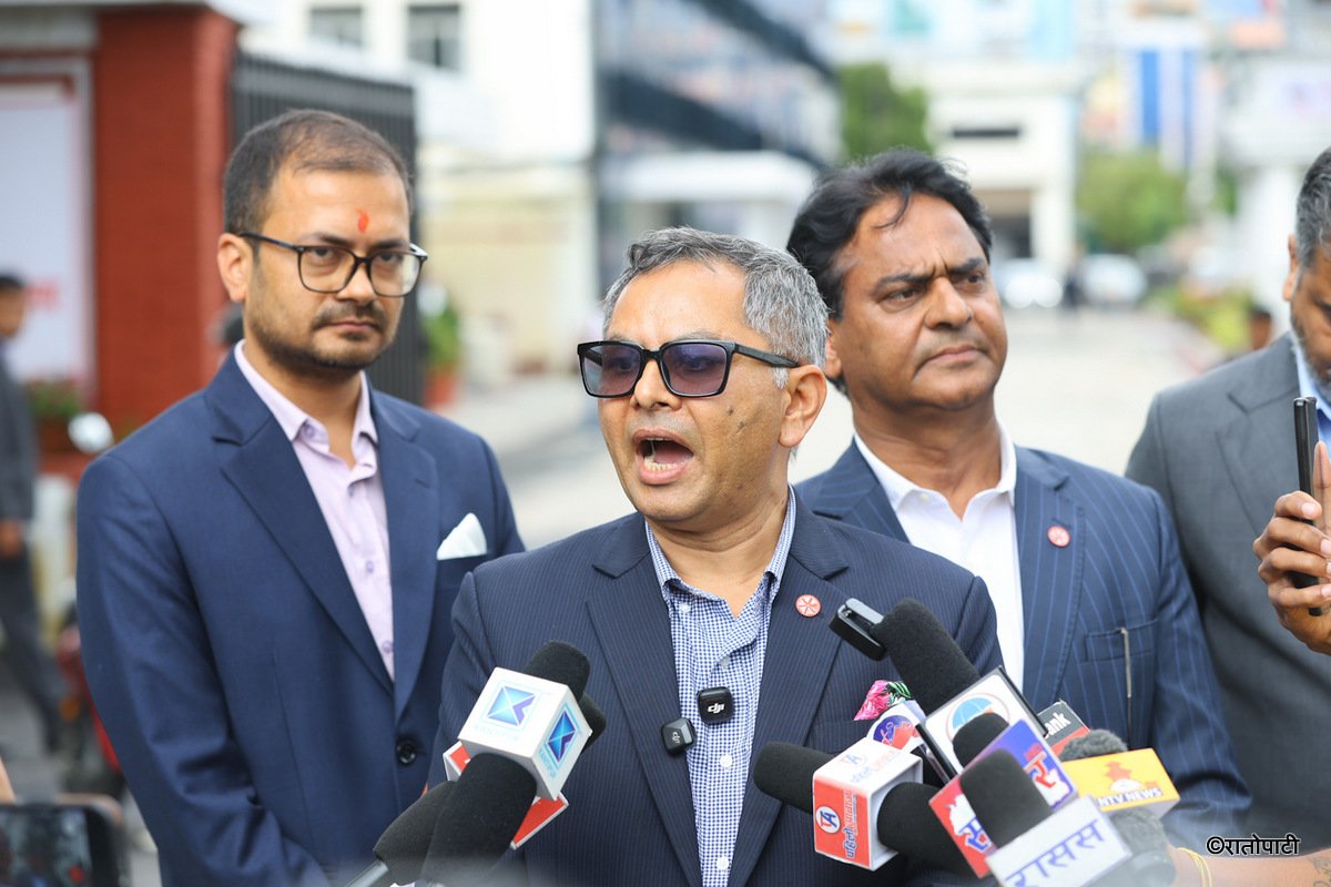 01-Discussions with Prime Minister and stakeholders in the capital market-Nepal photo library-01