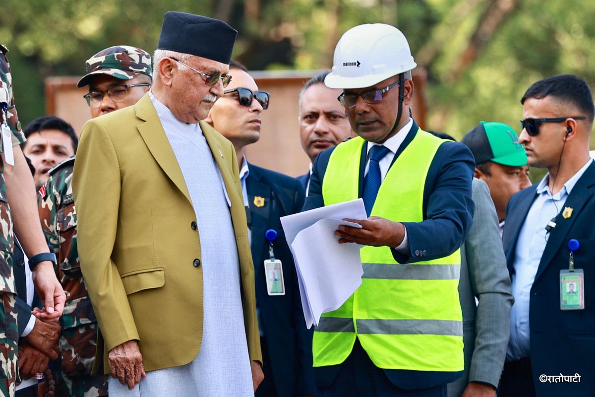01-pm oli at TU ground (1)