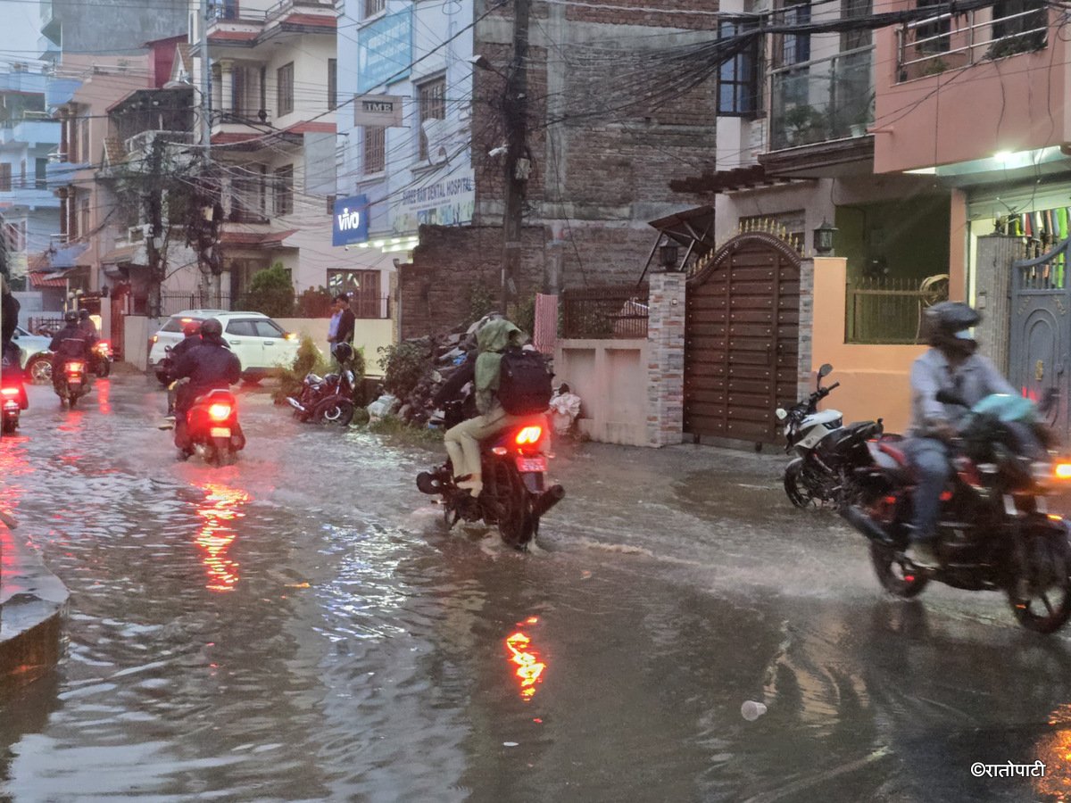 एकैछिनको वर्षाले पेप्सीकोला टाउन प्लानिङ जलमग्न (तस्बिरहरू)