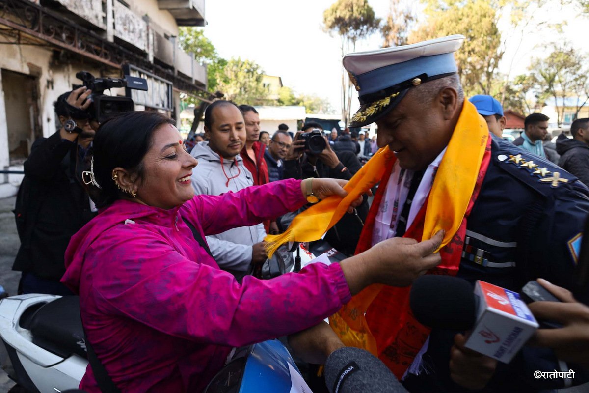 02-Bike handover _Traffic_ Nepal Photo Library2