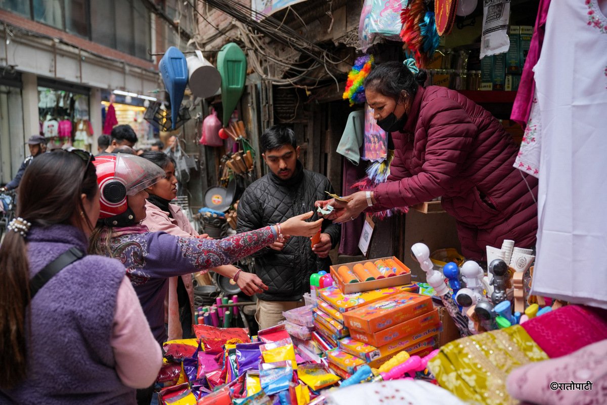 02-Holi_Market_-205
