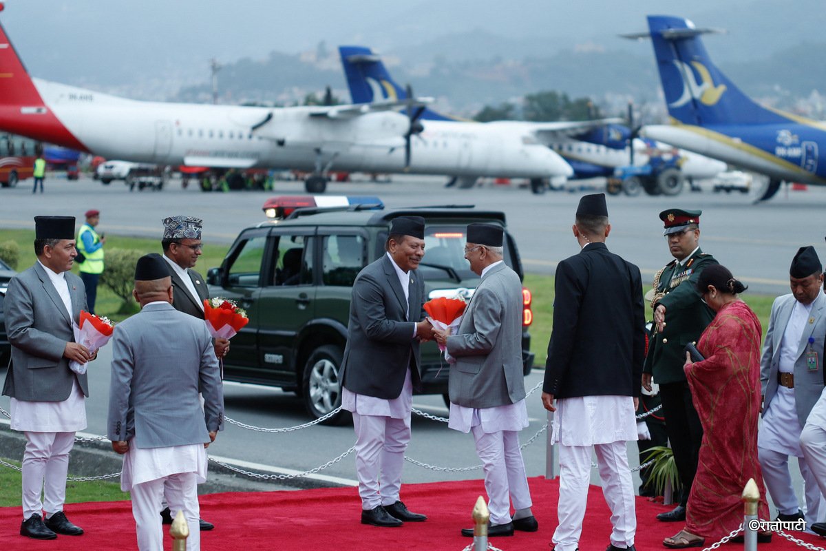 02-KP Oli Back_-699