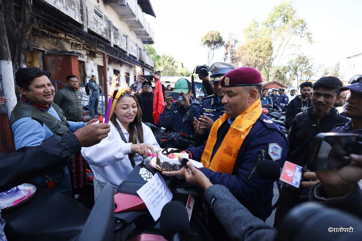 03-Bike handover _Traffic_ Nepal Photo Library3