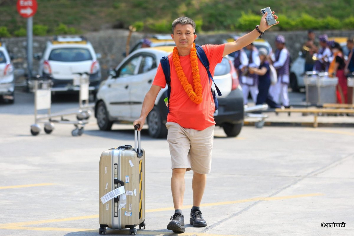 03-Chinese tourist in Nepal _NPL (4)