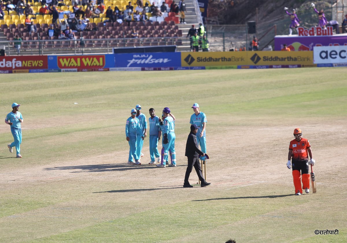 03-Kathmandu vs Chitwan_Nepal Photo Library3