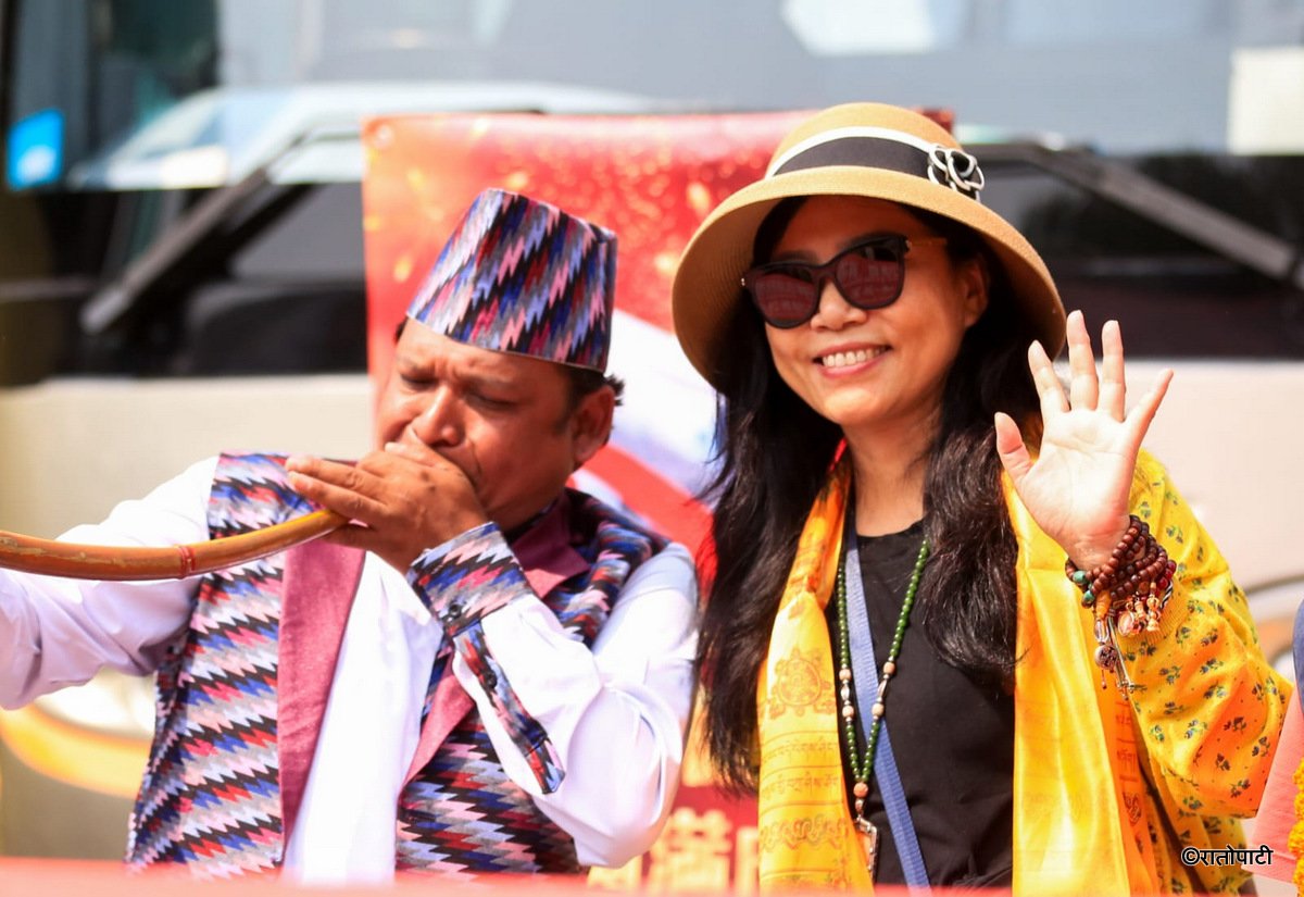 04-Chinese tourist in Nepal _NPL (3)