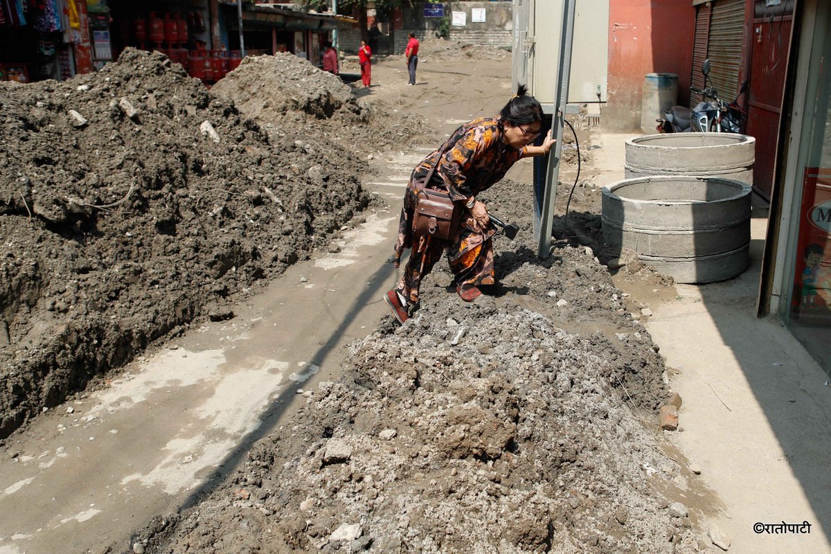 04-Footpath_Nepal Photo Library-211