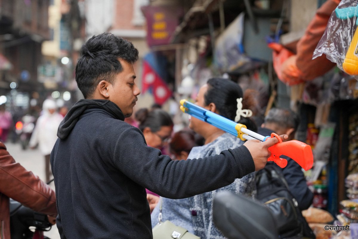 04-Holi_Market_-209