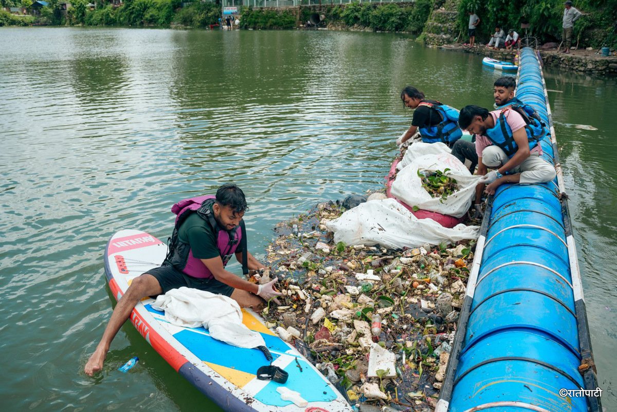 06-Phewa lake waste Managed_Nepal photo library6