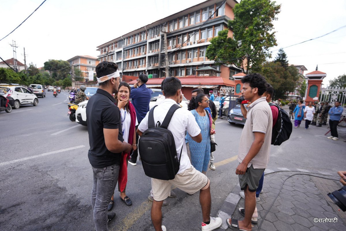 06-Singhadurbar gate -Nepal photo library-07