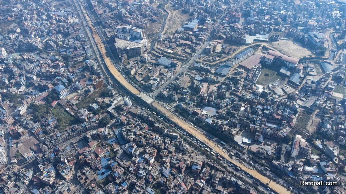 07-Gwarko_Fly over _Nepal photo Library_NPL7