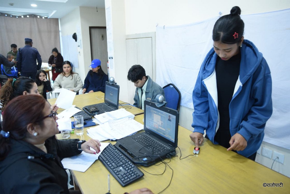 07-Last day of Voting list_Nepal Photo Library (7)
