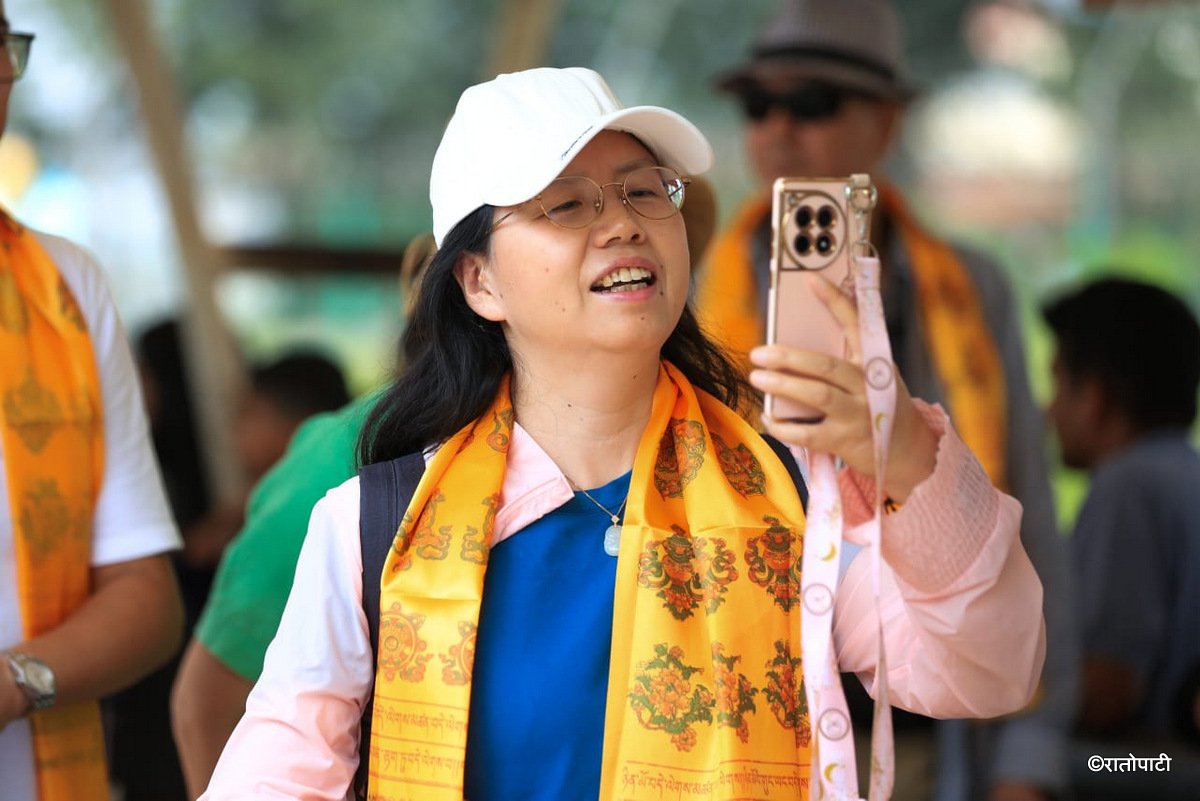 08-Chinese tourist in Nepal _NPL (7)
