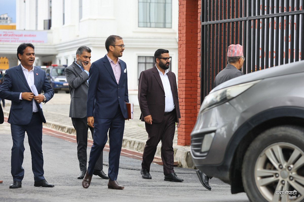 08-Discussions with Prime Minister and stakeholders in the capital market-Nepal photo library-08