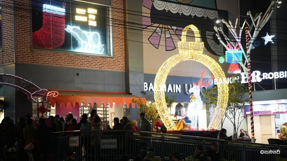 09-Christmans Eve_Nepal Photo Library (2)