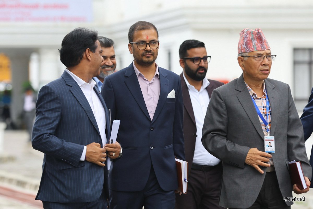 09-Discussions with Prime Minister and stakeholders in the capital market-Nepal photo library-09