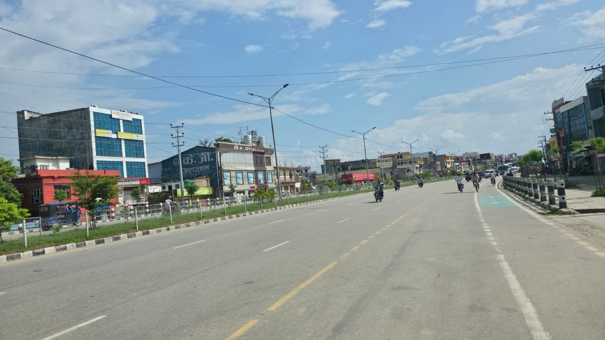 सडक स्तरोन्नतिले फेरिँदै धनगढीको स्वरूप