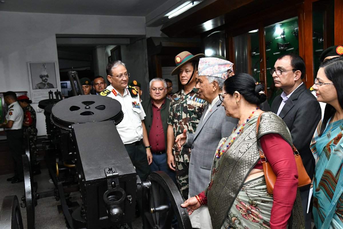   राष्ट्रपतिद्वारा राष्ट्रिय संग्रहालय र सैनिक संग्रहालयको अवलोकन