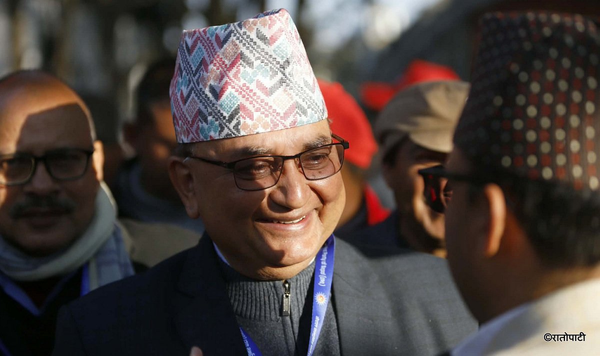   एमाले महाधिवेशन : मतदानस्थल पुगे ईश्वर पोखरेल