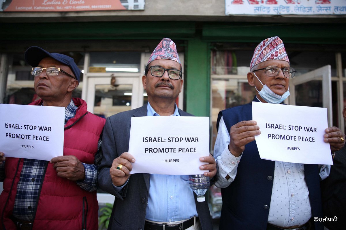 1-Protest Infront of Israel embassy--945