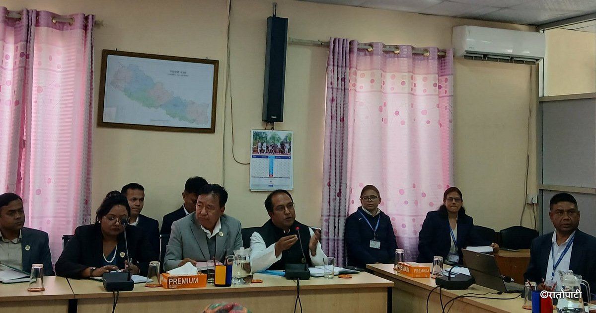   पूर्वाधार विकास समितिमा सांसद राजेन्द्र राईको प्रश्न : 'आयोजनाको जवाफ योजना आयोगले होइन, सम्बन्धित मन्त्रीले दिनुपर्छ'