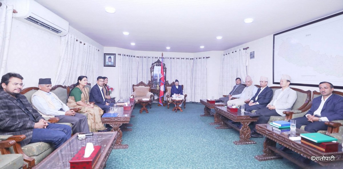   सिंहदरबारमा सभामुख र राजनीतिक दलबिच छलफल (तस्बिरहरू)