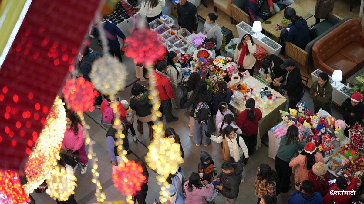 10-Christmans Eve_Nepal Photo Library (3)