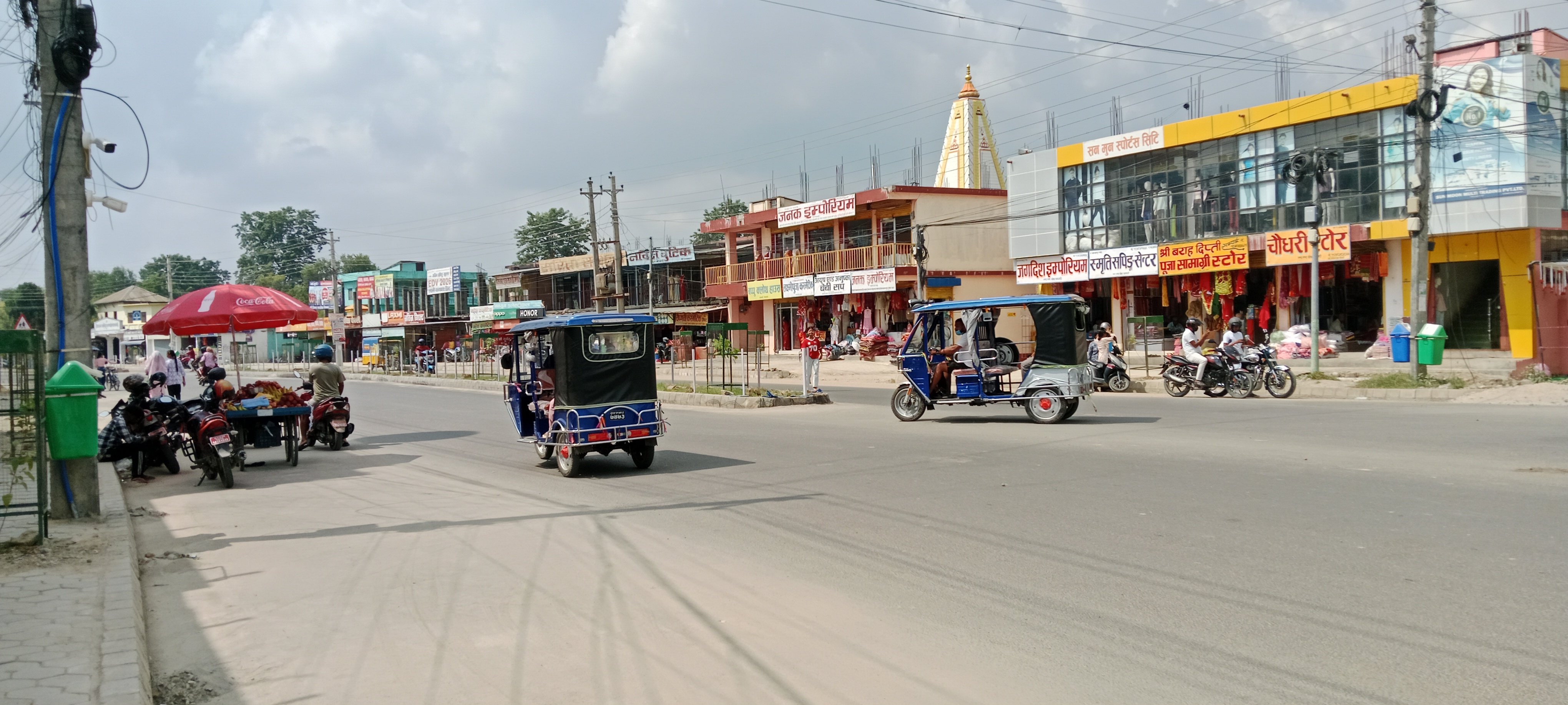   धनगढीमा चहलपहल पातलिँदै