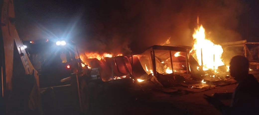   अछामको साँफेबगरमा आगलागी