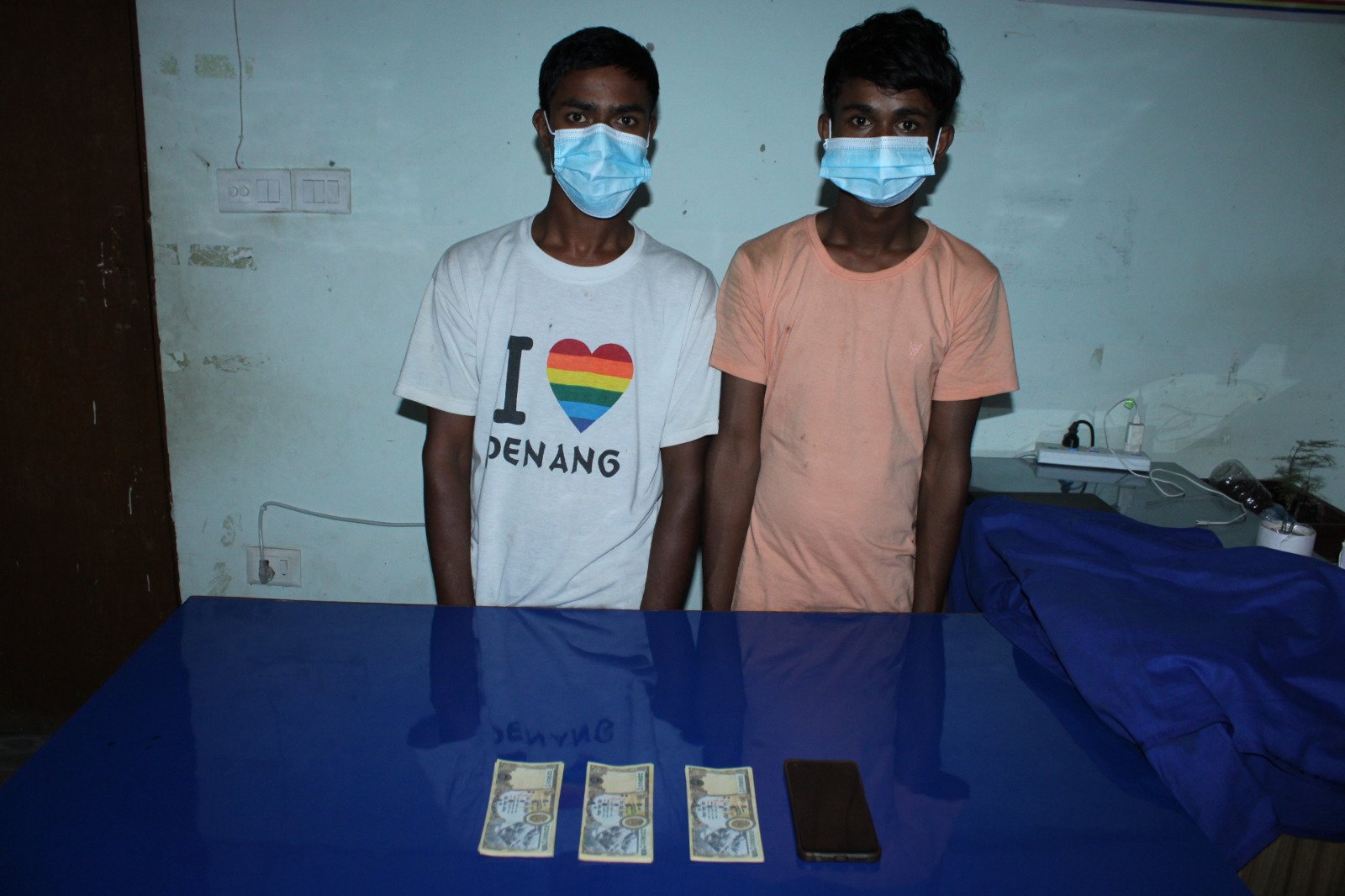 सर्लाहीमा नक्कली नोटसहित दुई युवक पक्राउ