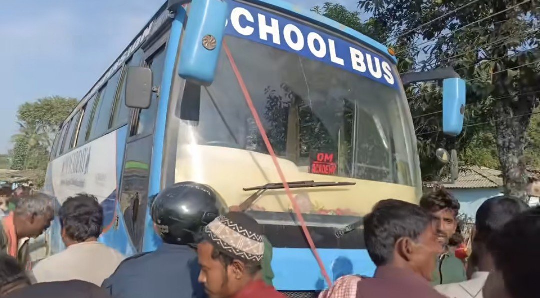   रौतहटमा स्कुल बसको ठक्करबाट २ वर्षे बालकको मृत्यु