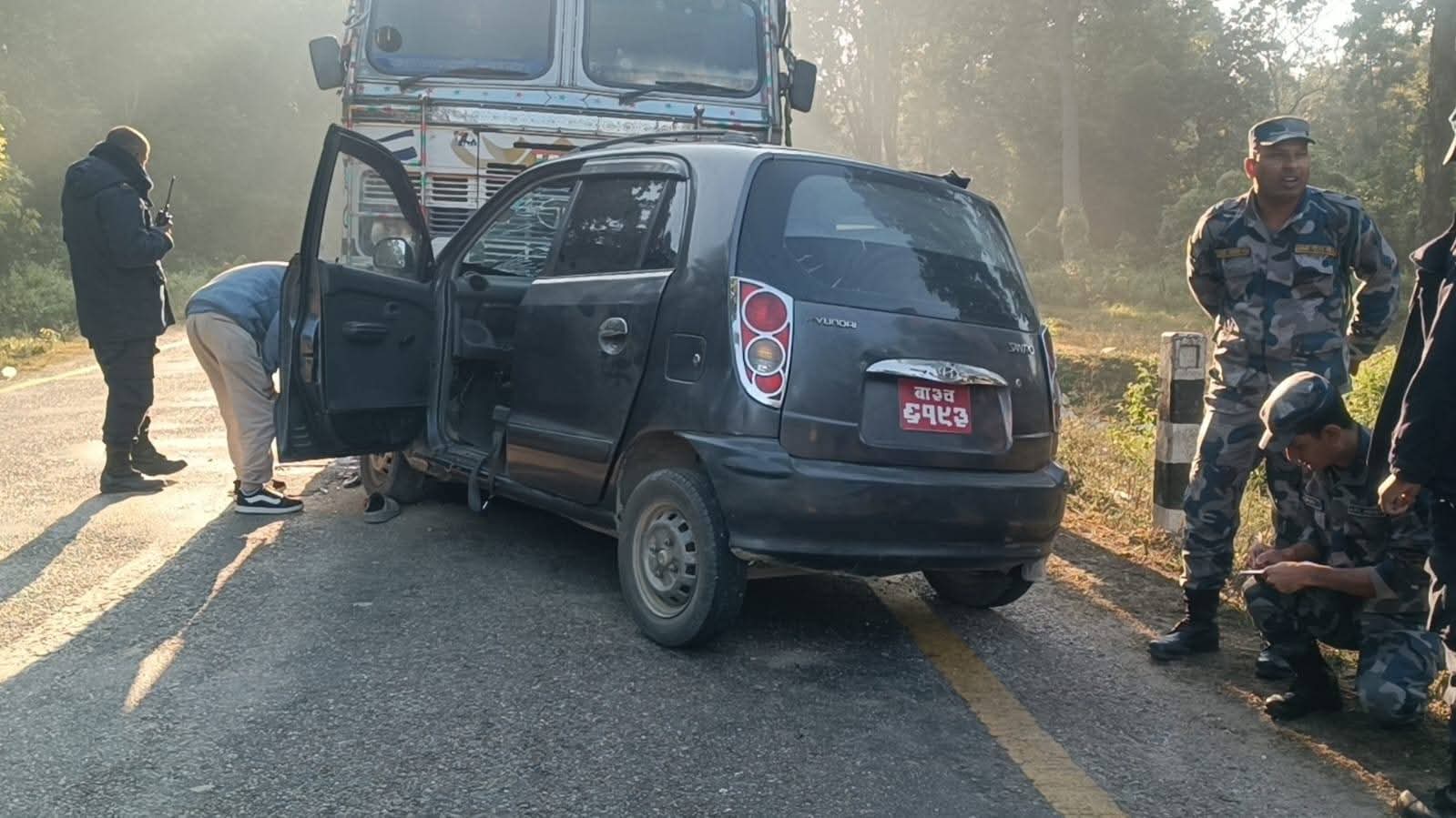   रौतहटमा ट्रक–कार ठोक्किँदा एक वृद्धको मृत्यु, ओभरटेक नै दुर्घटनाको प्रारम्भिक कारण