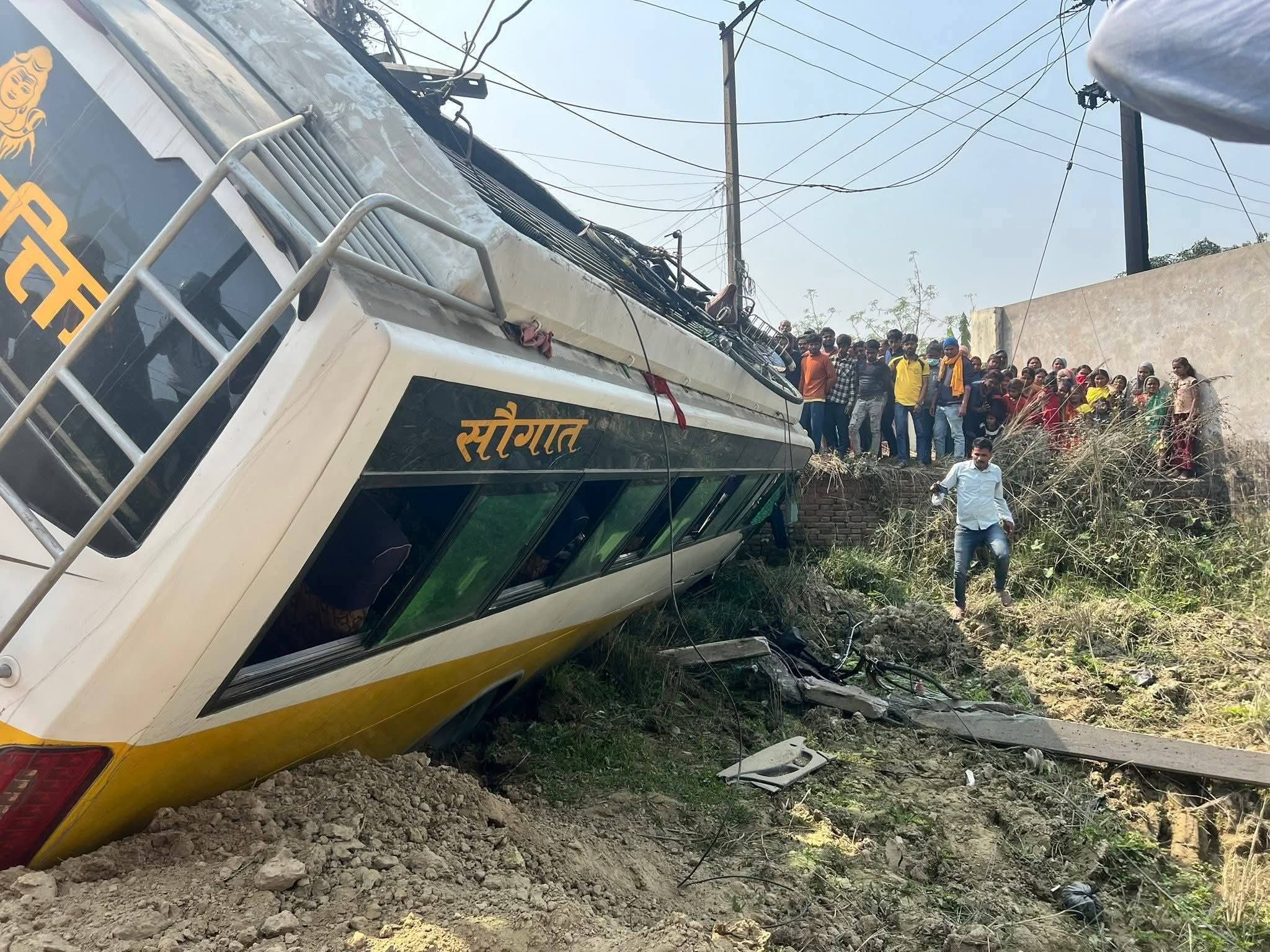 Passenger Bus Crashes into Electric Pole in Rautahat, Nine Injured