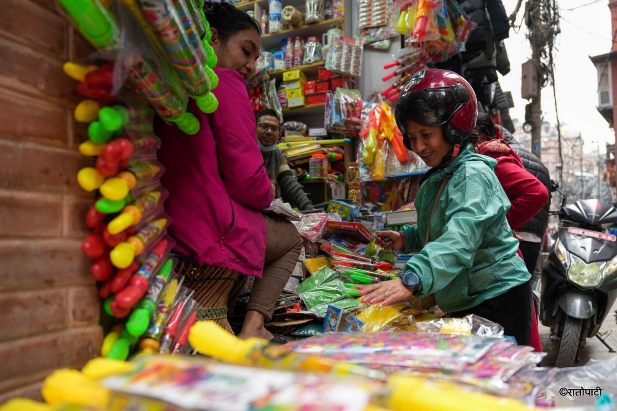 11-Holi_Market_-213