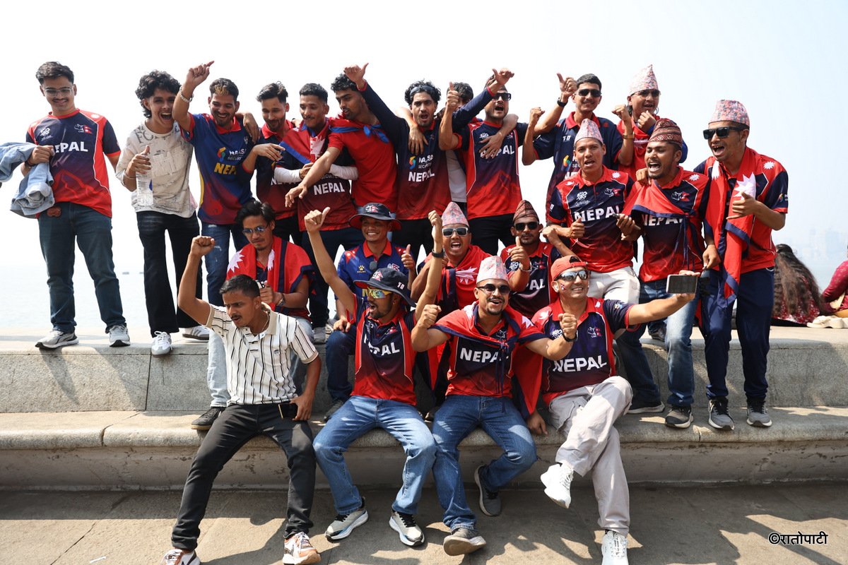 11-Nepali Fans at Mumbai_NPL (4)