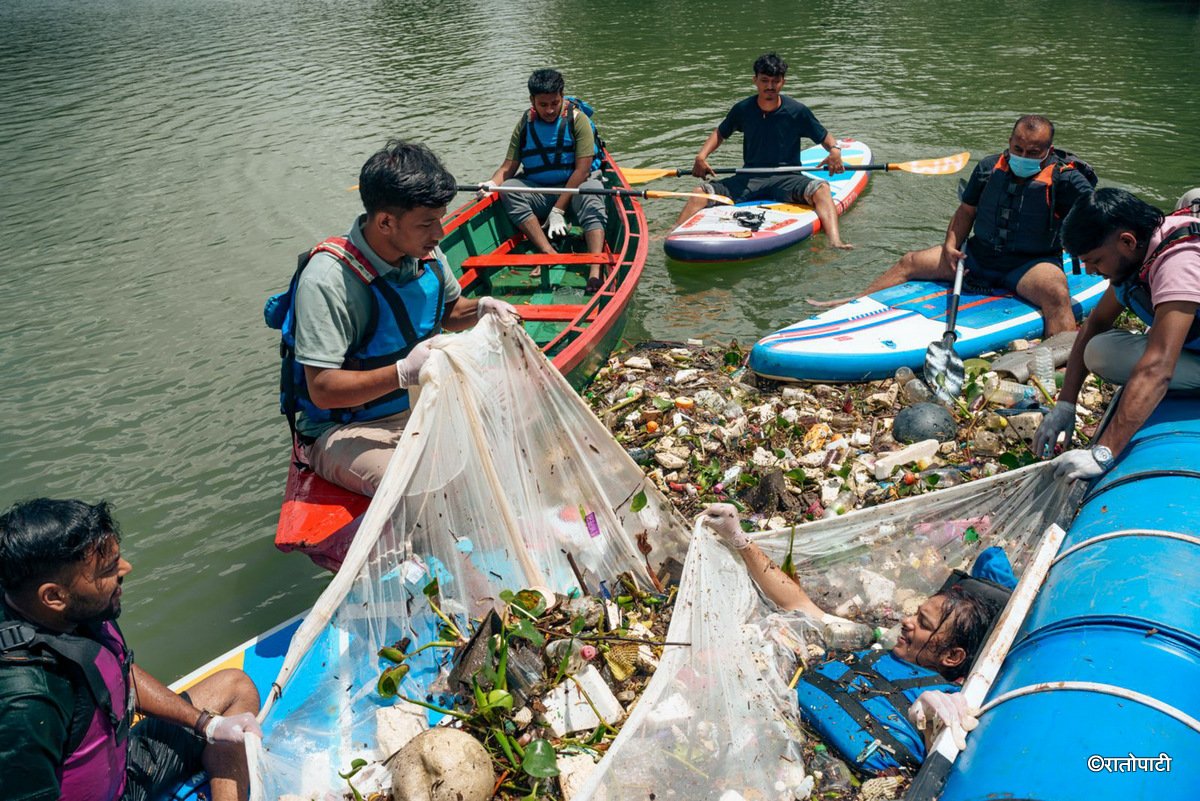 11-Phewa lake waste Managed_Nepal photo library11