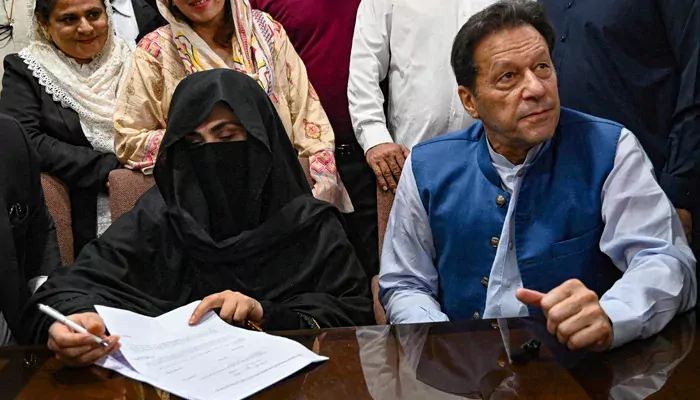 पाकिस्तानका पूर्वप्रधानमन्त्री इमरान खान र उनकी पत्नीलाई १४ वर्षको जेल सजाय