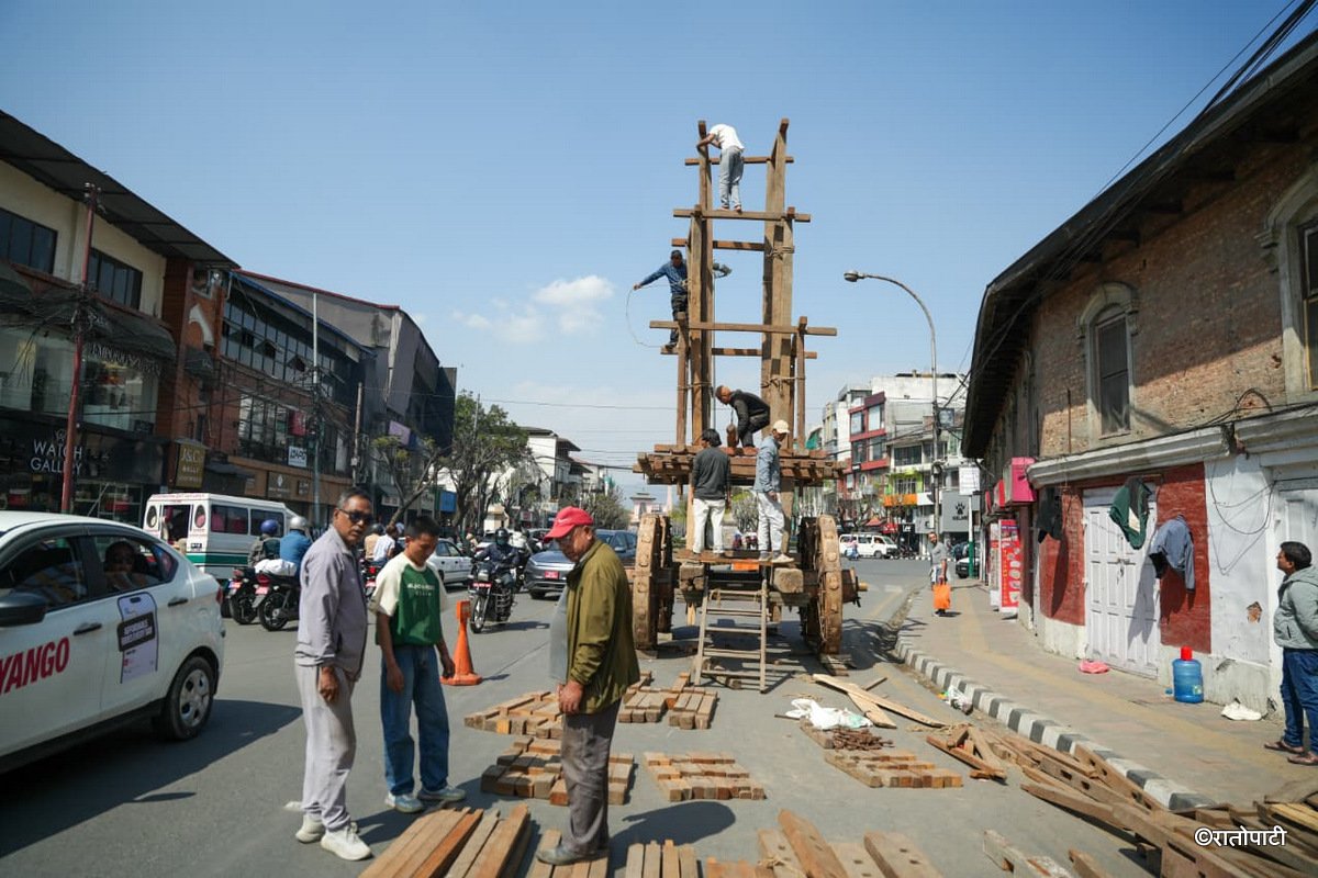 12-Seto Machhindrako Rath_Nepal Photo Library (13)