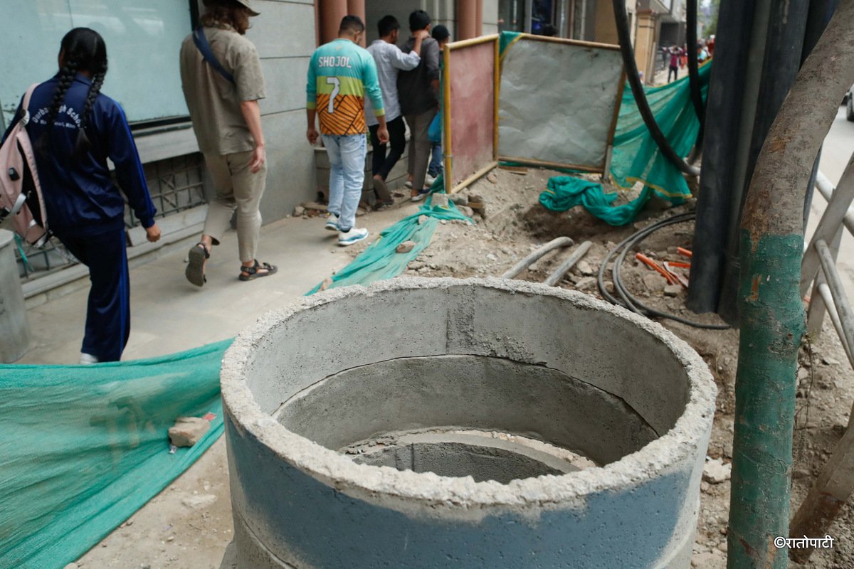 13-Footpath_Nepal Photo Library-198