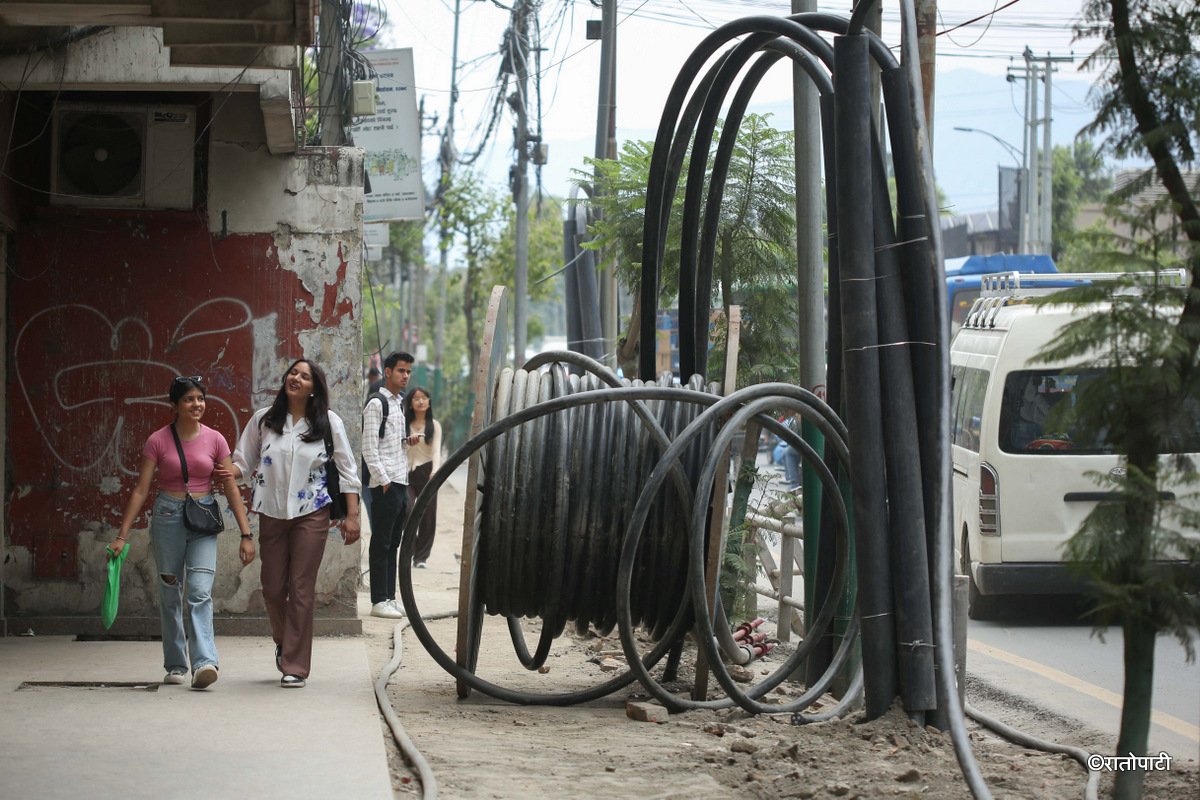 15-Footpath_Nepal Photo Library-194