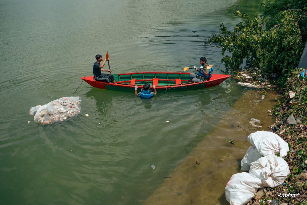 17-Phewa lake waste Managed_Nepal photo library17