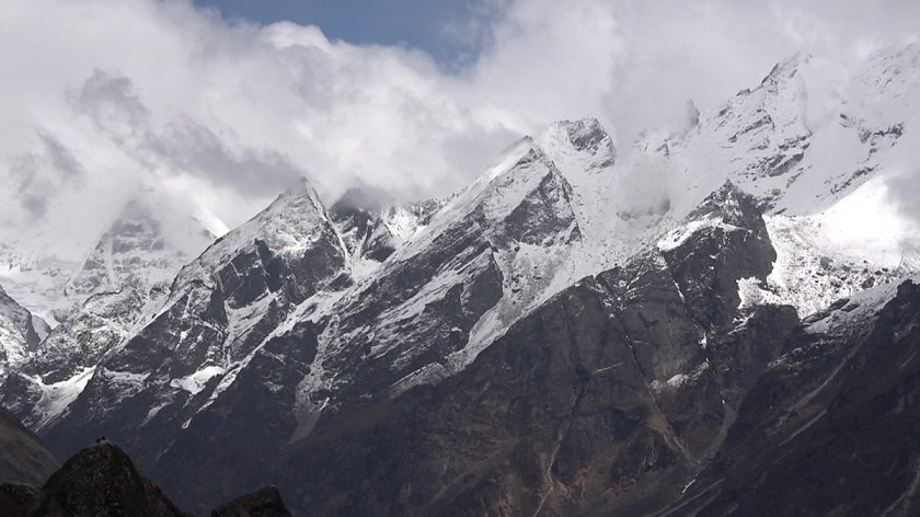   ग्लोबल वार्मिङकाे प्रभाव : लाङटाङ हिमालको हिमरेखा सरेपछि पर्यटक घटे