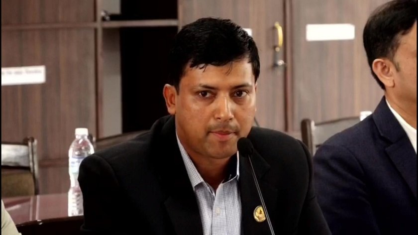   प्रस्तावित न्यायाधीश पोखरेललाई महेश बर्तौलाको प्रश्न : सात महिना अघिको प्रतिबद्धता छोडेर खुट्टा उचाल्दै आउने ?