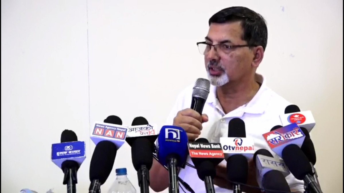   प्रचण्डलाई जनार्दनले भने, ‘शेषनागले काँध फेर्दैमा पृथ्वी हल्लिँदैन’